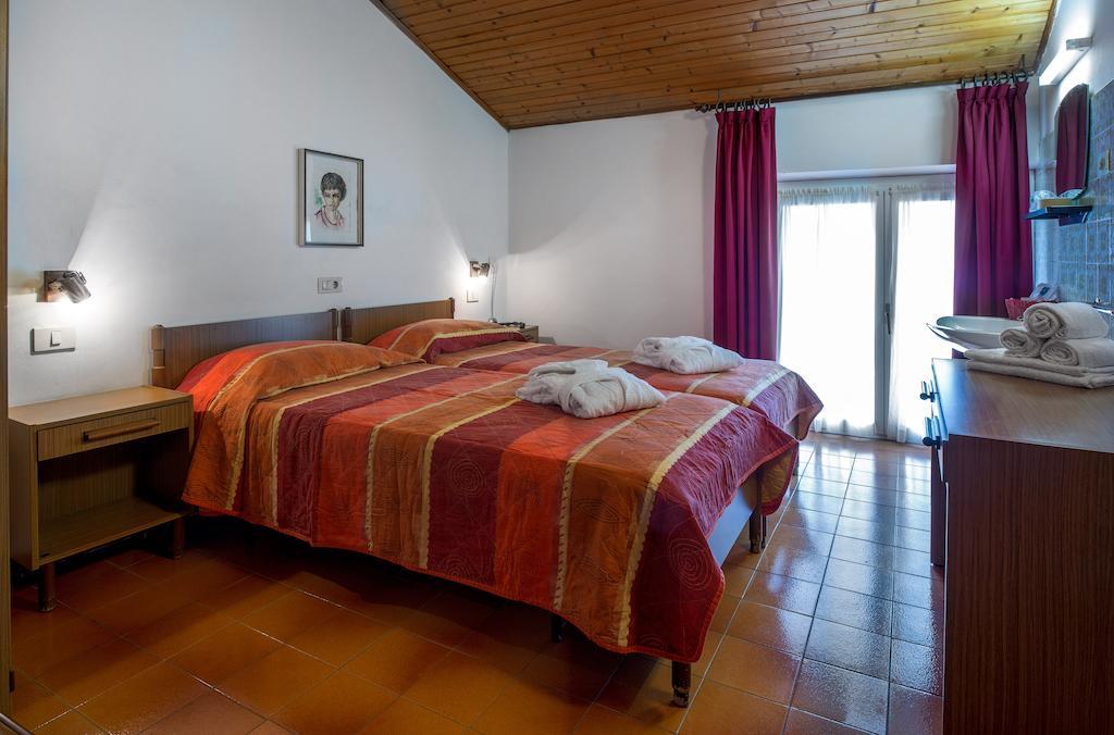 Albergo Villa Mimosa Torbole Sul Garda Chambre photo